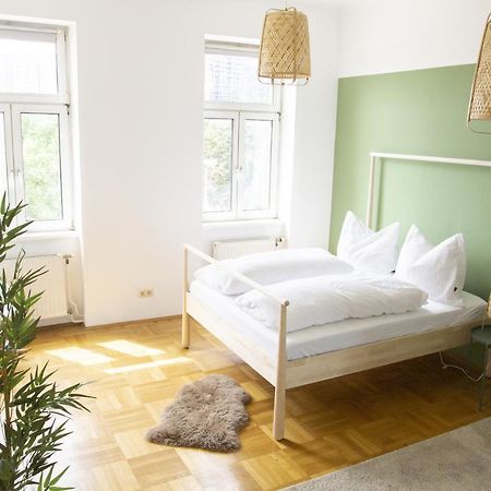 Sunny Apartment Near Belvedere Castle Wina Bagian luar foto