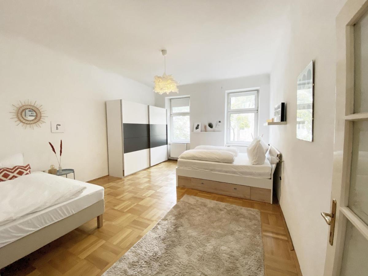 Sunny Apartment Near Belvedere Castle Wina Bagian luar foto