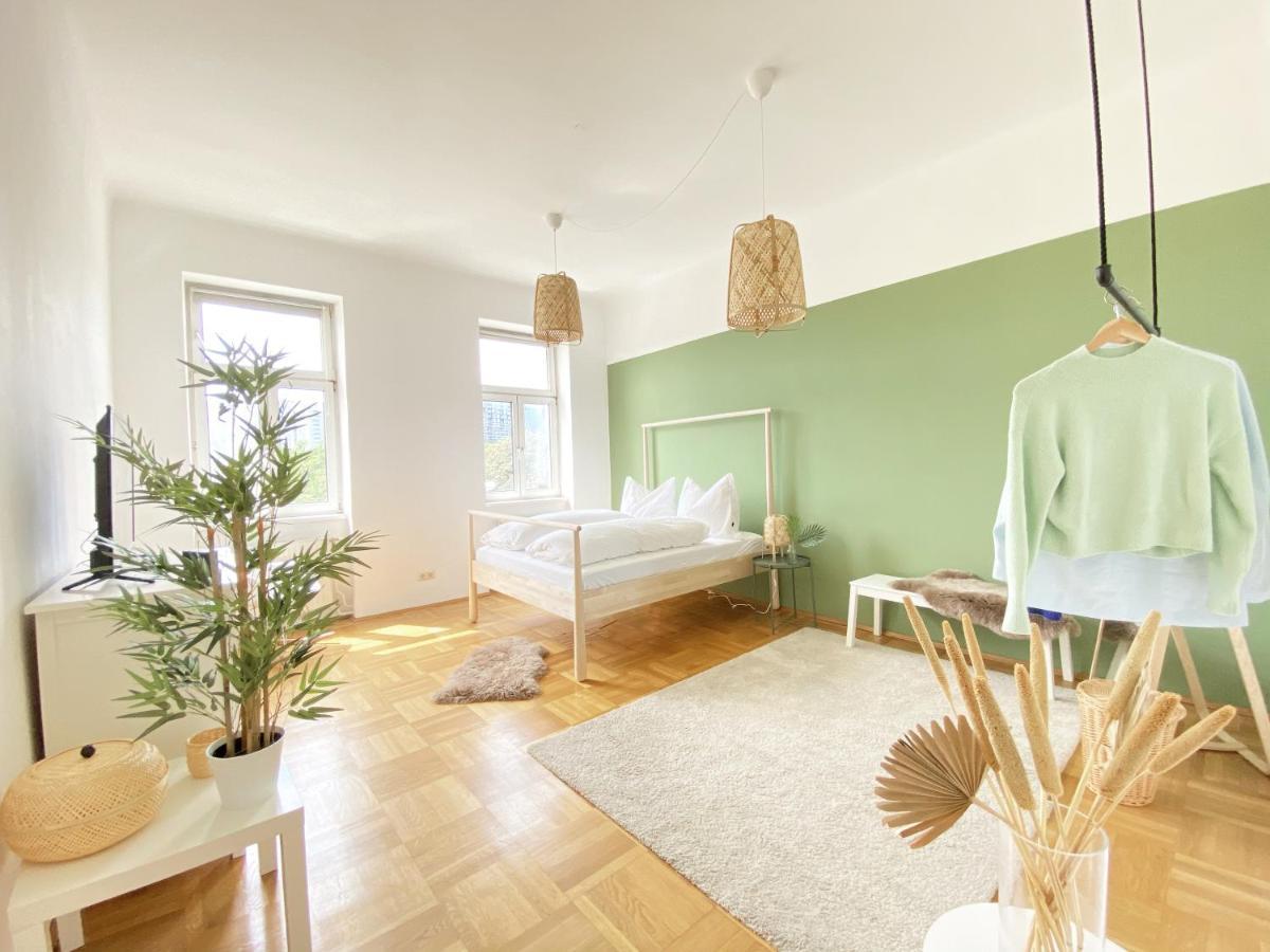Sunny Apartment Near Belvedere Castle Wina Bagian luar foto