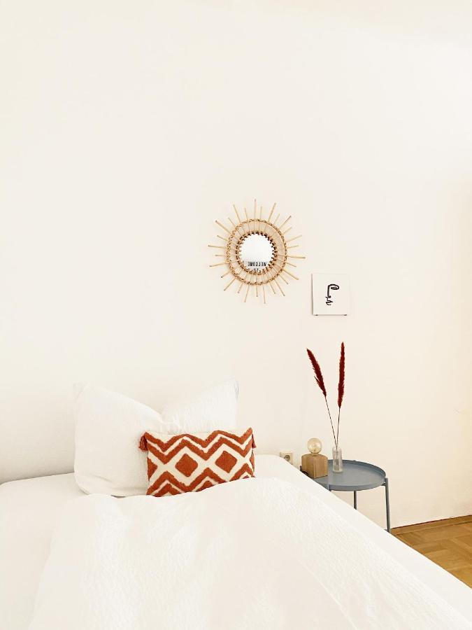 Sunny Apartment Near Belvedere Castle Wina Bagian luar foto