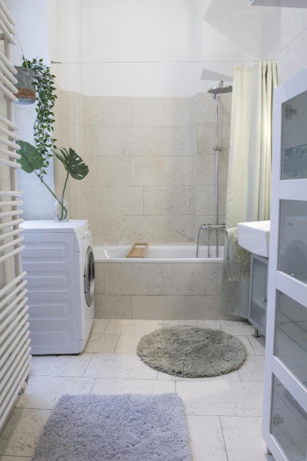 Sunny Apartment Near Belvedere Castle Wina Bagian luar foto